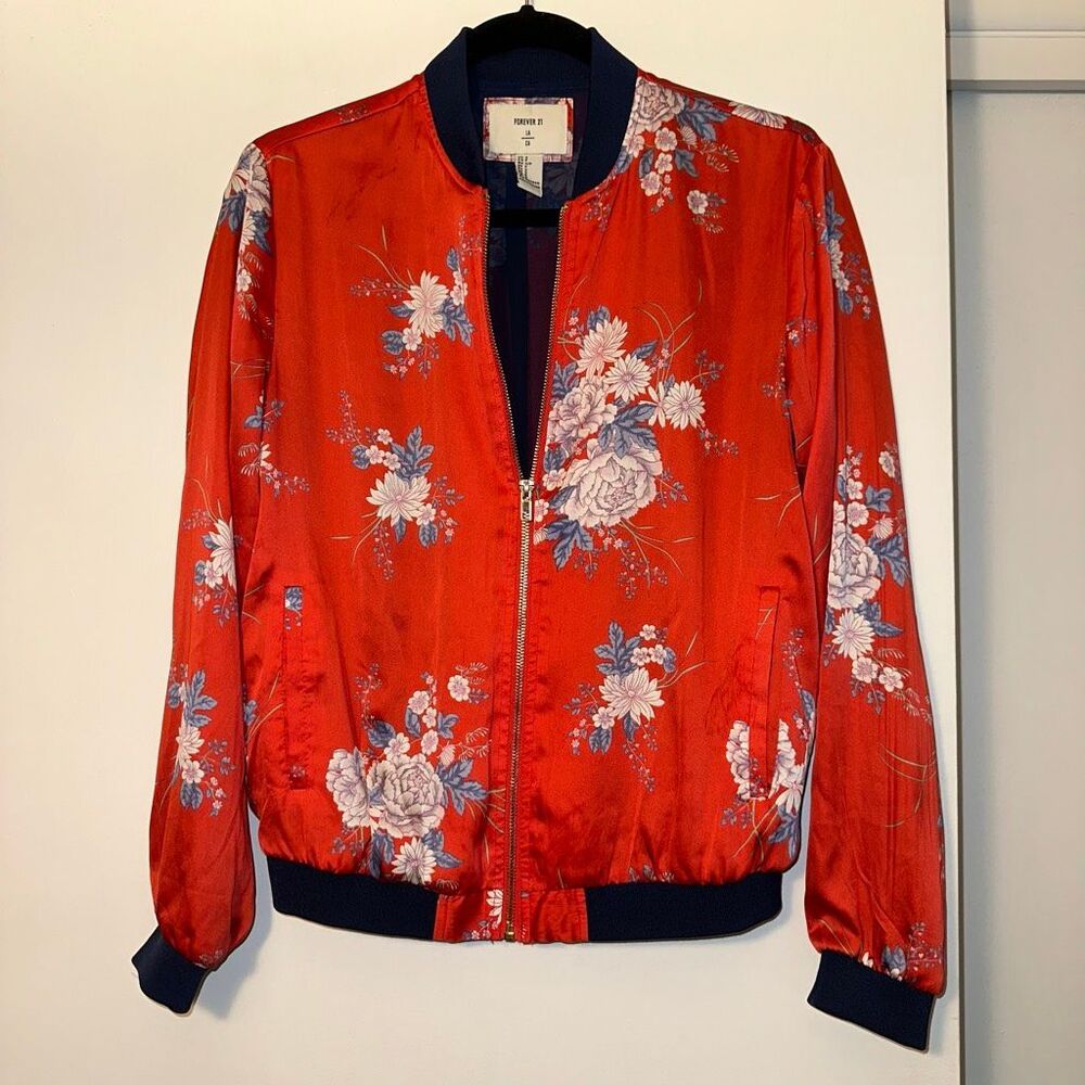 Forever 21 Women’s Small Satin Bomber Jacket Zipper Close Red Blue Floral EUC